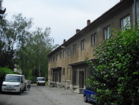 pohled z ulice Bezejmenná